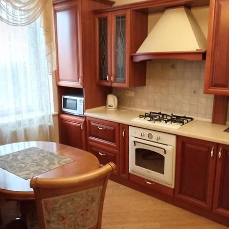 1-Комнатная Квартира Вип Уровня Посуточно В Ужгороде. Ул.И.Франка. Εξωτερικό φωτογραφία